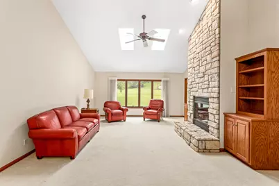 W270N2568  Orchard Ln, Pewaukee, WI 53072 - Photo 5