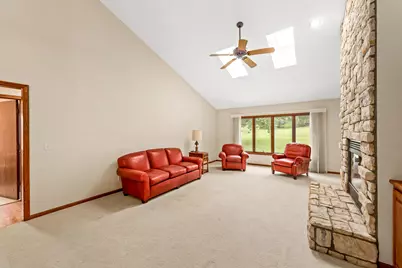 W270N2568  Orchard Ln, Pewaukee, WI 53072 - Photo 7