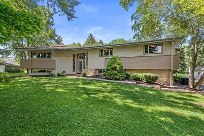 W274S4153  Timber Trl, Waukesha, WI 53189 - Photo 1