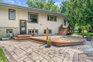 W274S4153 Timber Trail, Waukesha, WI 53189 - Photo 5