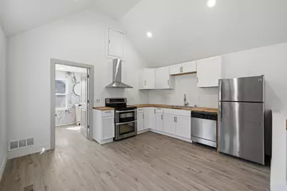 1850 N Warren Ave, Milwaukee, WI 53202 - Photo 13