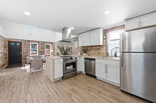 1850 N Warren Ave, Milwaukee, WI 53202 - Photo 7