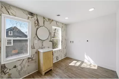 1850 N Warren Ave, Milwaukee, WI 53202 - Photo 19