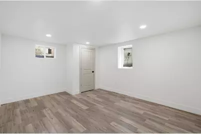 1850 N Warren Ave, Milwaukee, WI 53202 - Photo 21