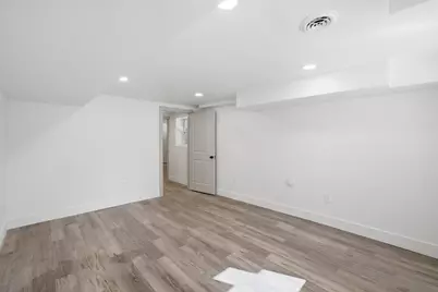 1850 N Warren Ave, Milwaukee, WI 53202 - Photo 23