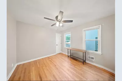 2247 E Vollmer Ave, Milwaukee, WI 53207 - Photo 11