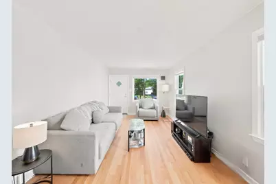 2247 E Vollmer Ave, Milwaukee, WI 53207 - Photo 5