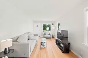 2247 E Vollmer Ave, Milwaukee, WI 53207 - Photo 5