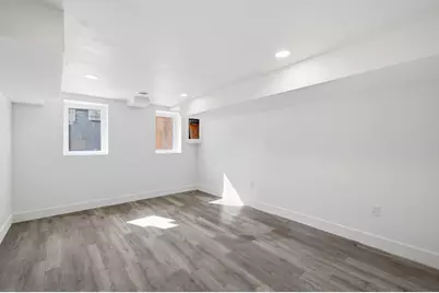 1850 N Warren Ave, Milwaukee, WI 53202 - Photo 25