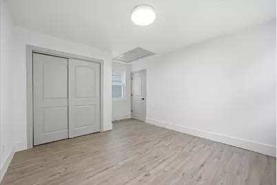 1850 N Warren Ave, Milwaukee, WI 53202 - Photo 13