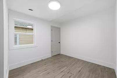 1850 N Warren Ave, Milwaukee, WI 53202 - Photo 11