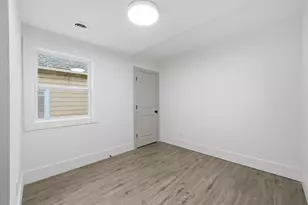 1850 N Warren Ave, Milwaukee, WI 53202 - Photo 11
