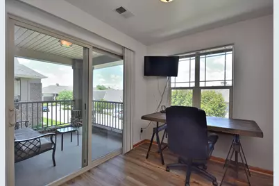 2955 W Drexel Ave #414, Franklin, WI 53132 - Photo 5