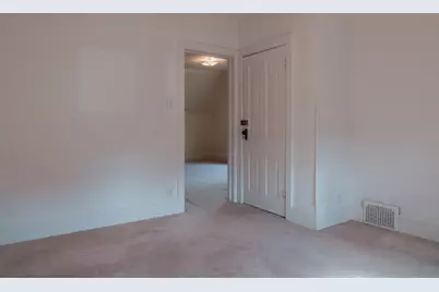 1405 S 13th St, Manitowoc, WI 54220 - Photo 11