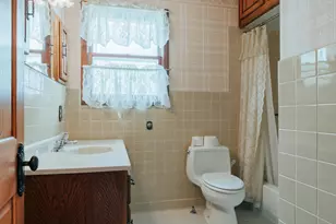 1405 S 13th St, Manitowoc, WI 54220 - Photo 23