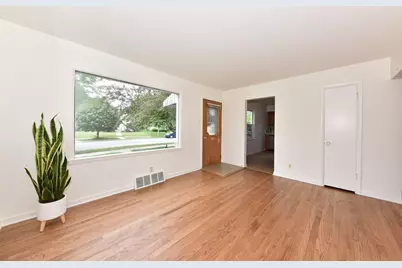 6639 W Bennett Ave, Milwaukee, WI 53219 - Photo 5