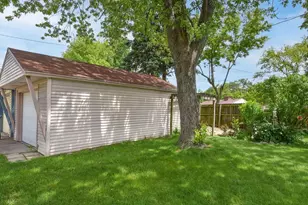 6639 W Bennett Ave, Milwaukee, WI 53219 - Photo 17