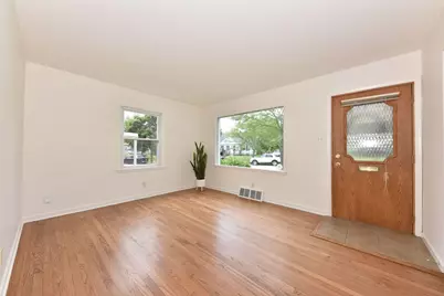 6639 W Bennett Ave, Milwaukee, WI 53219 - Photo 3