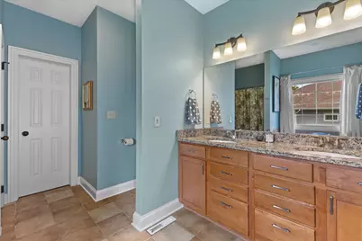 1822  Coach House Ct, Racine, WI 53406 - Photo 17