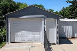 214 Fairview St, Watertown, WI 53094 - Photo 25