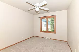 8203 Northwestern Ave, Racine, WI 53406 - Photo 15