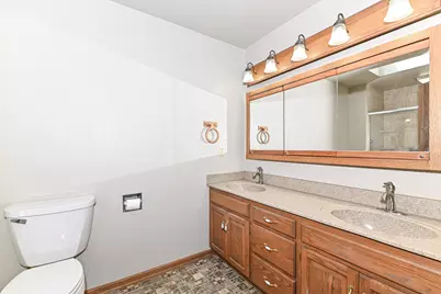 8203  Northwestern Ave, Racine, WI 53406 - Photo 11