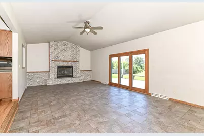 8203  Northwestern Ave, Racine, WI 53406 - Photo 7