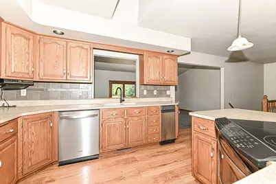 8203  Northwestern Ave, Racine, WI 53406 - Photo 5
