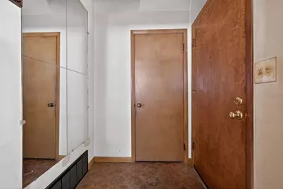2927 W Lapham St #2927A, Milwaukee, WI 53215 - Photo 9