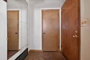2927 W Lapham St, Milwaukee, WI 53215 - Photo 9