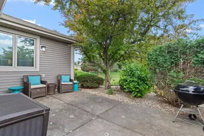 W173N8073  Shady Ln, Menomonee Falls, WI 53051 - Photo 17