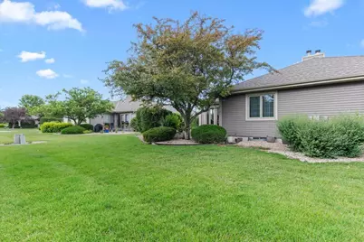 W173N8073  Shady Ln, Menomonee Falls, WI 53051 - Photo 37