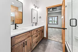 1407 Herb Ln, Holmen, WI 54636 - Photo 15