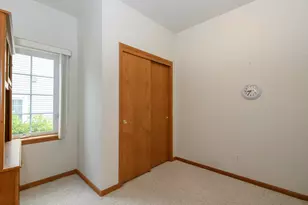 5394 S Butterfield Way, Greenfield, WI 53221 - Photo 19