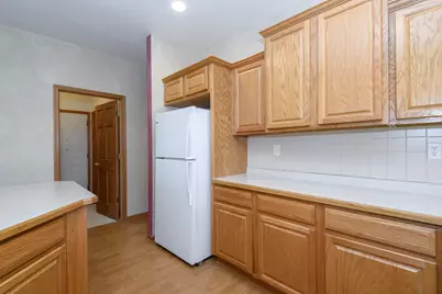 5394 S Butterfield Way, Greenfield, WI 53221 - Photo 7
