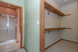 5394 S Butterfield Way, Greenfield, WI 53221 - Photo 13