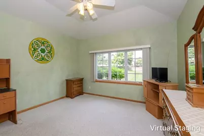 5394 S Butterfield Way, Greenfield, WI 53221 - Photo 11