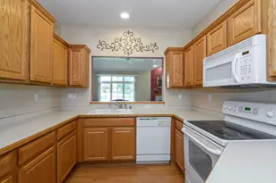 5394 S Butterfield Way, Greenfield, WI 53221 - Photo 5