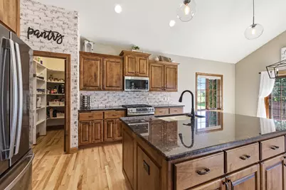 7306 S Stone Hedge Dr, Franklin, WI 53132 - Photo 13