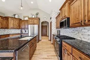7306 S Stone Hedge Dr, Franklin, WI 53132 - Photo 11