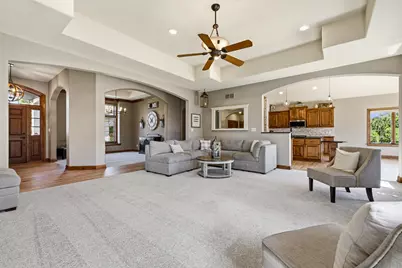 7306 S Stone Hedge Dr, Franklin, WI 53132 - Photo 7