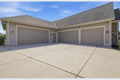 7306 S Stone Hedge Dr, Franklin, WI 53132 - Photo 3