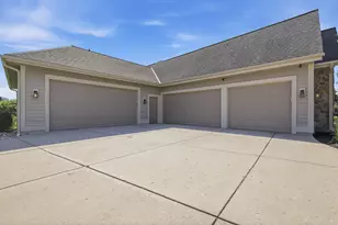 7306 S Stone Hedge Dr, Franklin, WI 53132 - Photo 3