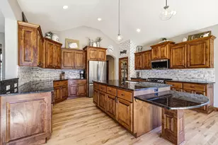 7306 S Stone Hedge Dr, Franklin, WI 53132 - Photo 9