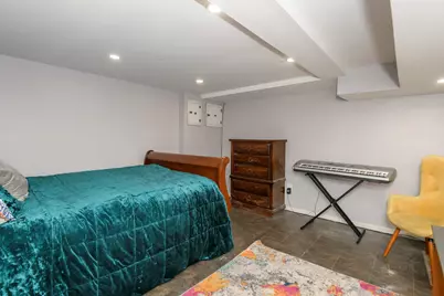 7821 W Heather Ave, Milwaukee, WI 53223 - Photo 23