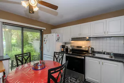 7821 W Heather Ave, Milwaukee, WI 53223 - Photo 9