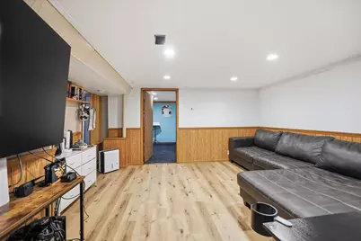6800 W Ohio Ave, Milwaukee, WI 53219 - Photo 13