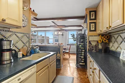 1707 N Prospect Ave #7E, Milwaukee, WI 53202 - Photo 13