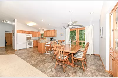 27151  Ridgewood Trl, Racine, WI 53185 - Photo 9