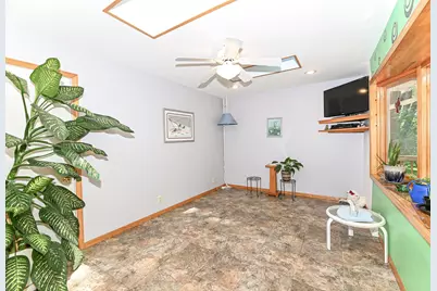 27151  Ridgewood Trl, Racine, WI 53185 - Photo 17